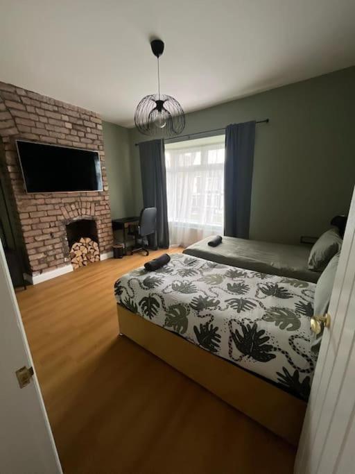 Spacious Modern Anfield Home, Lfc & Efc, Free Parking