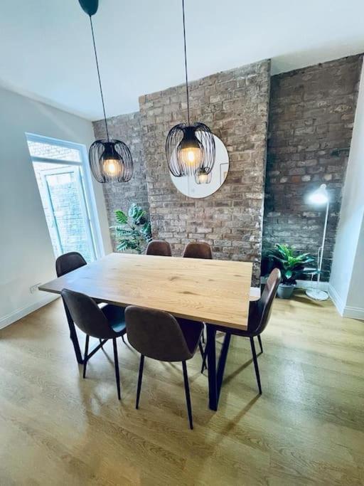 Holiday home Spacious Modern Anfield Home, Lfc & Efc, Free Parking